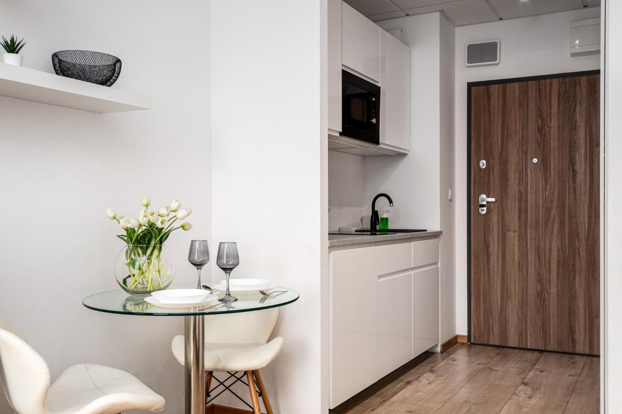 Prymasa Tysiaclecia 83A Free Garage By Perfect Apart Warsaw Exterior photo